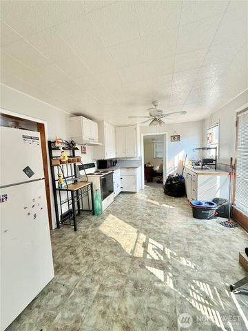 430 W 4th Ave, Omak, WA 98841