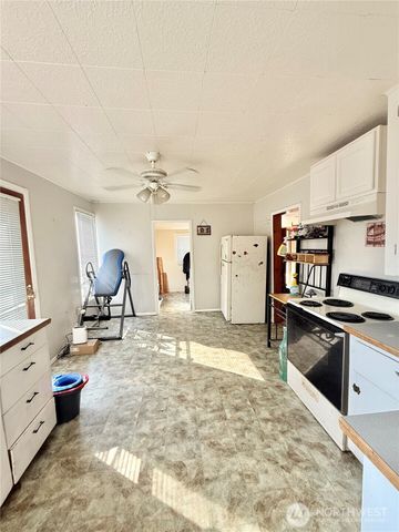 430 W 4th Ave, Omak, WA 98841