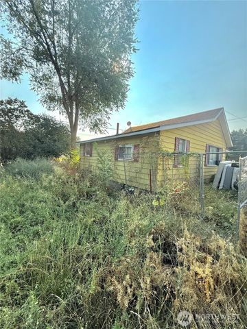 430 W 4th Ave, Omak, WA 98841