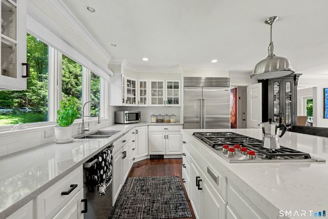 11 Butternut Hollow Road, Greenwich, CT 06830