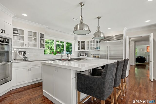 11 Butternut Hollow Road, Greenwich, CT 06830