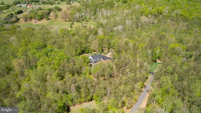 839 QUEEN ANNE DR, Fredericksburg, VA 22406