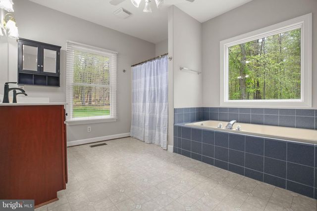 839 QUEEN ANNE DR, Fredericksburg, VA 22406