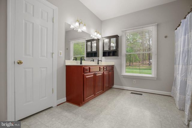 839 QUEEN ANNE DR, Fredericksburg, VA 22406