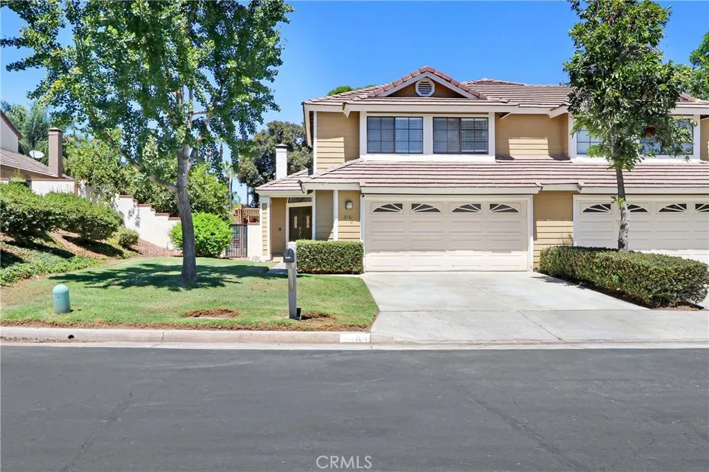 2161 Falcon Crest, Riverside, CA 92506