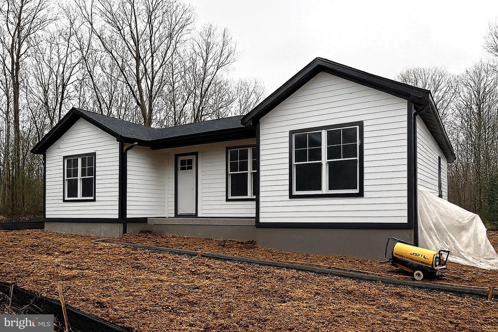 49 POPLAR LN, Colonial Beach, VA 22443