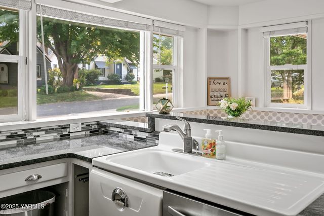 116 N 30th Ave, Yakima, WA 98902