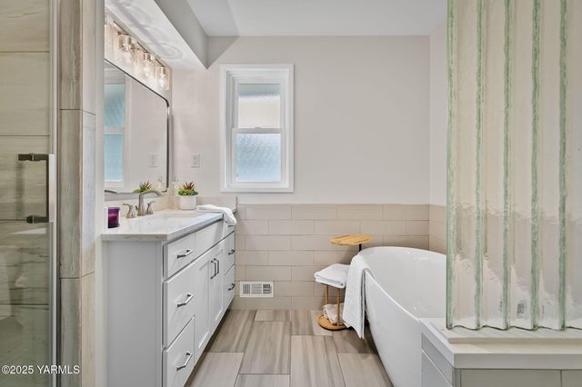 116 N 30th Ave, Yakima, WA 98902