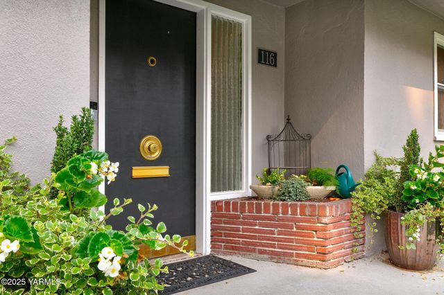 116 N 30th Ave, Yakima, WA 98902