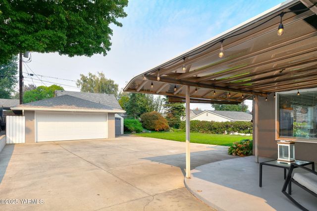 116 N 30th Ave, Yakima, WA 98902