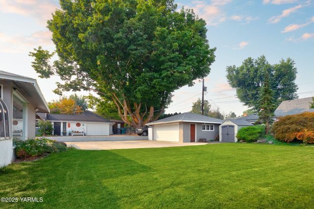 116 N 30th Ave, Yakima, WA 98902