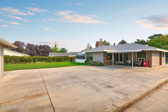 116 N 30th Ave, Yakima, WA 98902