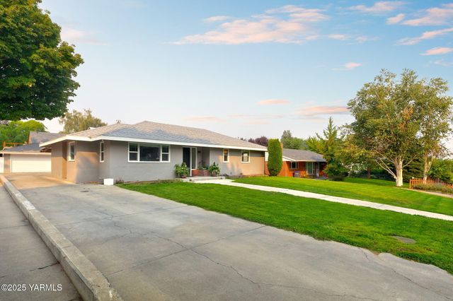 116 N 30th Ave, Yakima, WA 98902