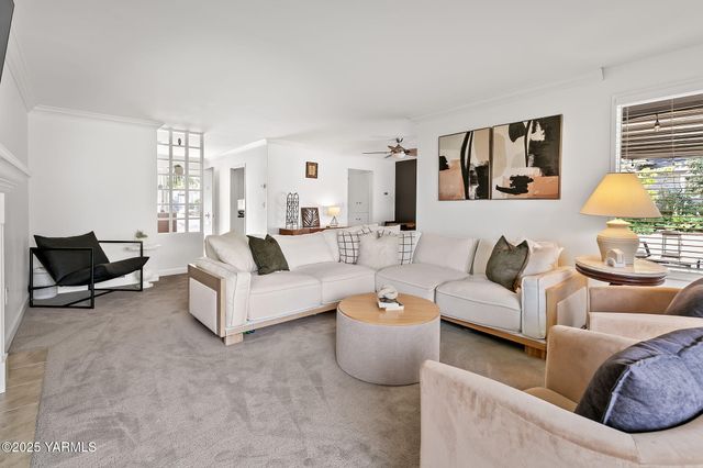 116 N 30th Ave, Yakima, WA 98902