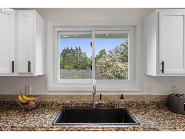 8610 Sw INDIAN HILL Ln, Beaverton, OR 97008