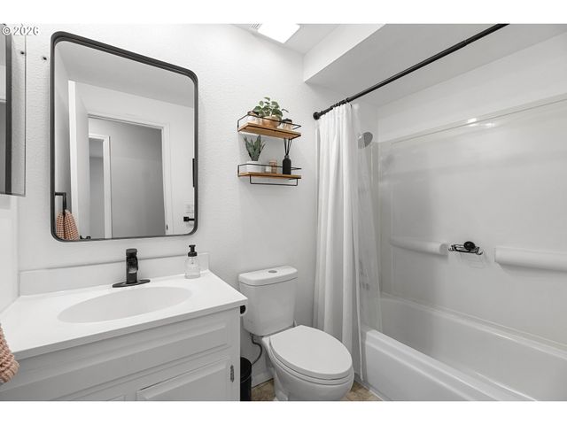 8610 Sw INDIAN HILL Ln, Beaverton, OR 97008