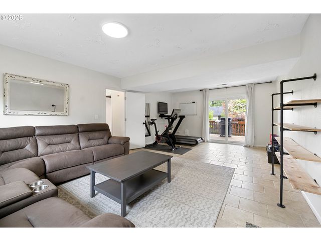 8610 Sw INDIAN HILL Ln, Beaverton, OR 97008