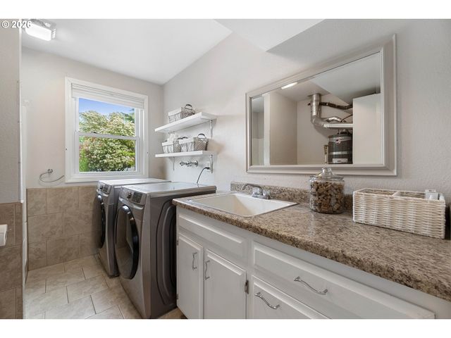 8610 Sw INDIAN HILL Ln, Beaverton, OR 97008
