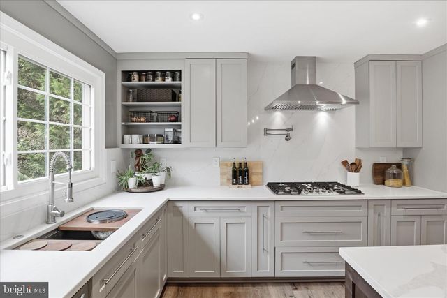 1808 CLOVERMEADOW DR, Vienna, VA 22182