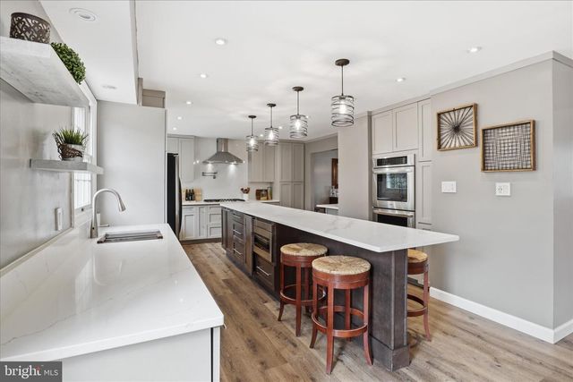 1808 CLOVERMEADOW DR, Vienna, VA 22182