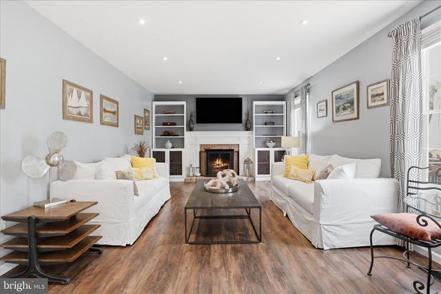 1808 CLOVERMEADOW DR, Vienna, VA 22182