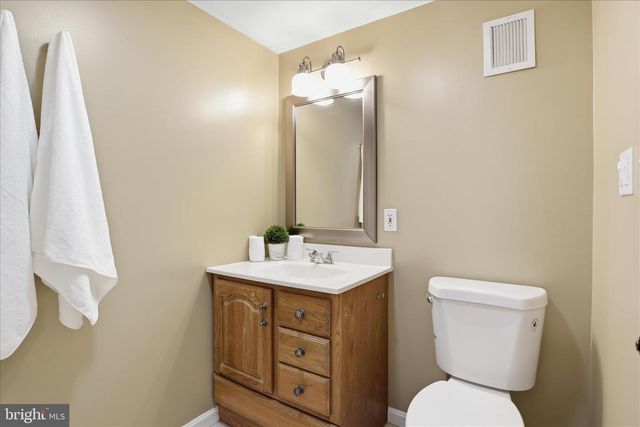 1808 CLOVERMEADOW DR, Vienna, VA 22182