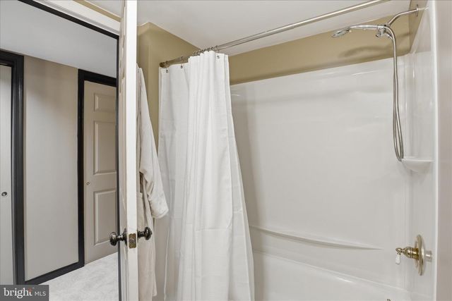 1808 CLOVERMEADOW DR, Vienna, VA 22182