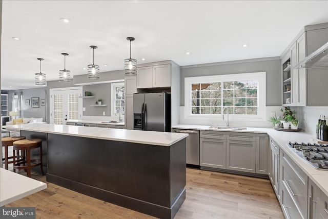 1808 CLOVERMEADOW DR, Vienna, VA 22182