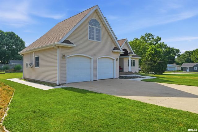 211 WAGNER Street, Washington, IL 61571