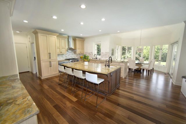 10431 N Gazebo Hill PARKWAY E, Mequon, WI 53092
