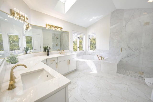10431 N Gazebo Hill PARKWAY E, Mequon, WI 53092