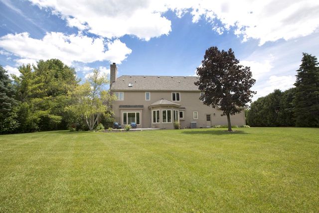 10431 N Gazebo Hill PARKWAY E, Mequon, WI 53092