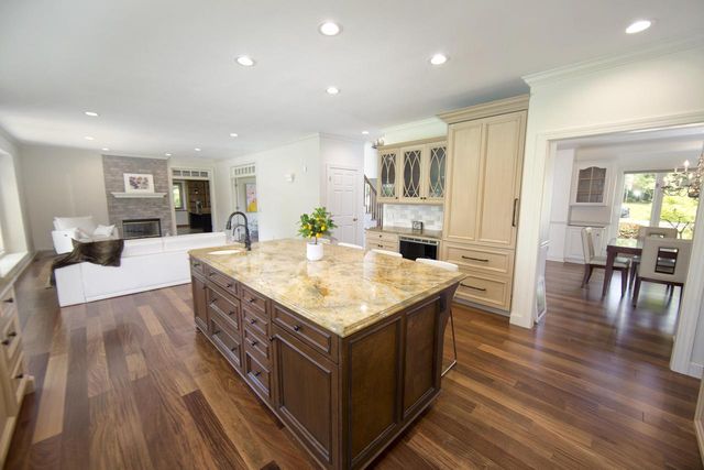 10431 N Gazebo Hill PARKWAY E, Mequon, WI 53092