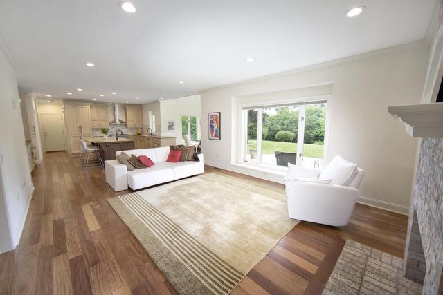 10431 N Gazebo Hill PARKWAY E, Mequon, WI 53092