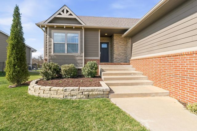 2609 N Sandstone St, Andover, KS 67002