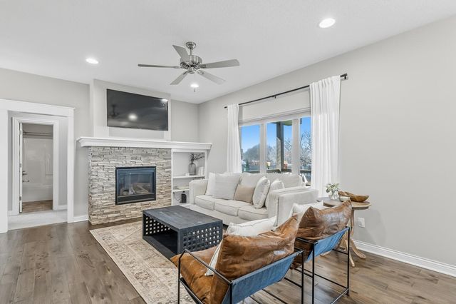 2609 N Sandstone St, Andover, KS 67002