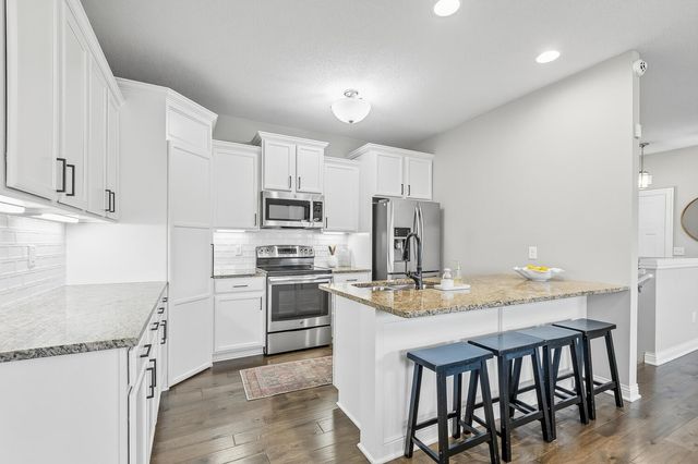 2609 N Sandstone St, Andover, KS 67002