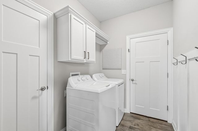 2609 N Sandstone St, Andover, KS 67002