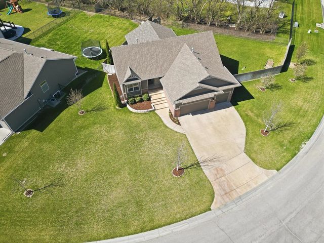 2609 N Sandstone St, Andover, KS 67002