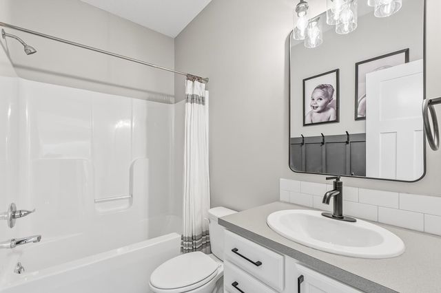 2609 N Sandstone St, Andover, KS 67002