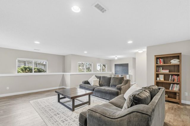 2609 N Sandstone St, Andover, KS 67002