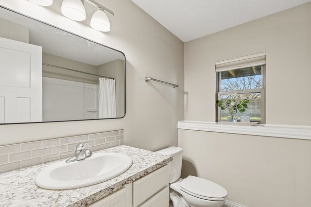 2609 N Sandstone St, Andover, KS 67002