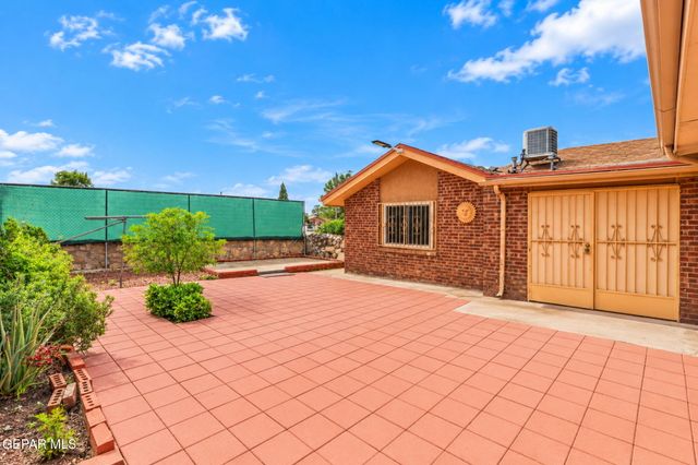 9753 STAUBACH Drive, El Paso, TX 79927