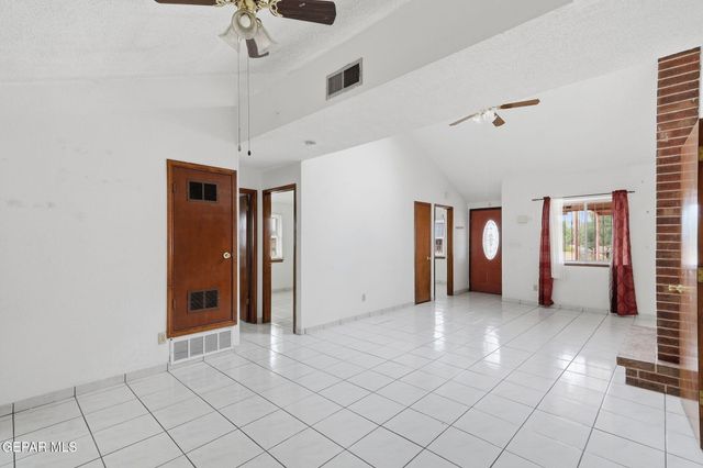 9753 STAUBACH Drive, El Paso, TX 79927