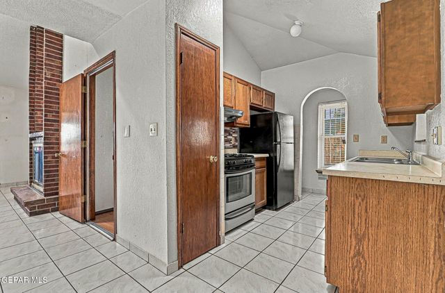 9753 STAUBACH Drive, El Paso, TX 79927