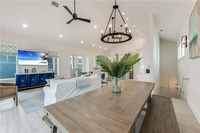 709 Sunrise Ave, Port Aransas, TX 78373