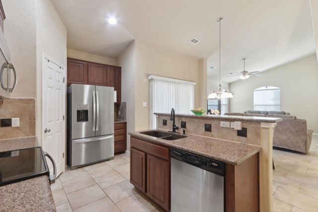 7233 Menchaca RD 22, Austin, TX 78745