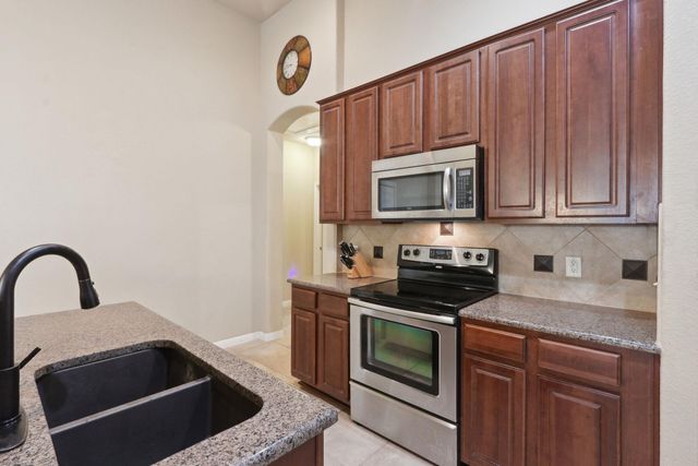 7233 Menchaca RD 22, Austin, TX 78745