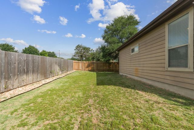 7233 Menchaca RD 22, Austin, TX 78745