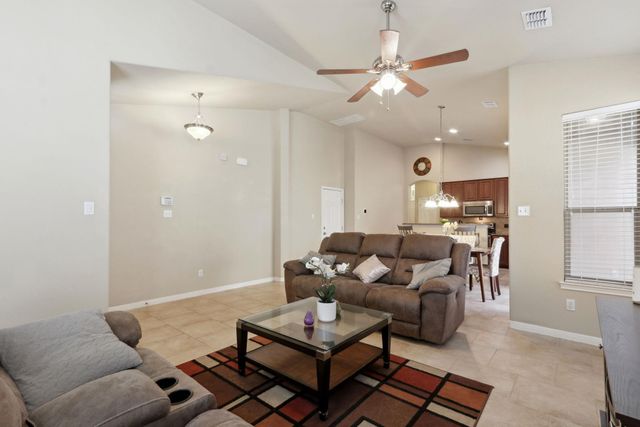 7233 Menchaca RD 22, Austin, TX 78745